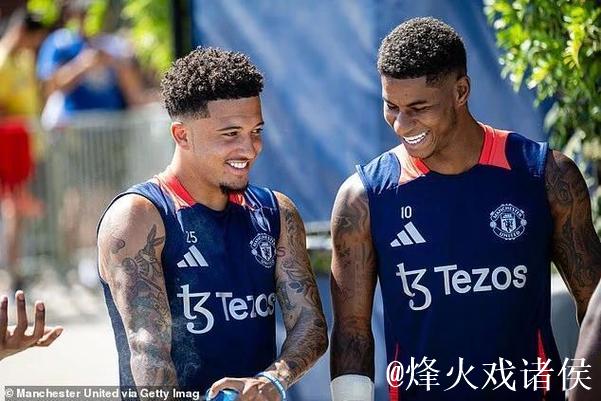 邮报:曼联5名弃将被允许归队训练,但需避开阿莫林和其他队员 邮报:曼联5名弃将被允许归队训练,但需避开阿莫林和其他队员